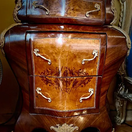 Luxury Boutique In The Historic Center Of