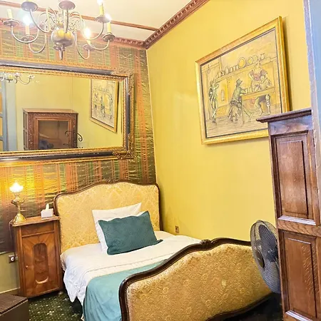 Apartment Classic Story In Old Iii